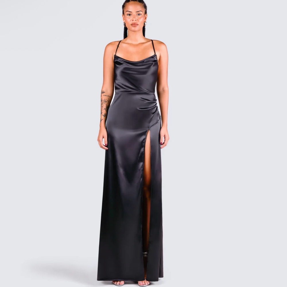 Finesse Lerata Black Satin Maxi Dress - Picture 4 of 10
